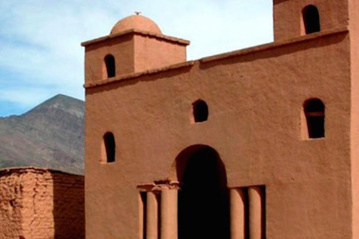 Tinogasta y la Ruta del Adobe